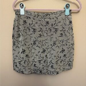 Vintage Lily's of‎ Beverly Hills Black Print Skirt Size 8 built in shorts. USA